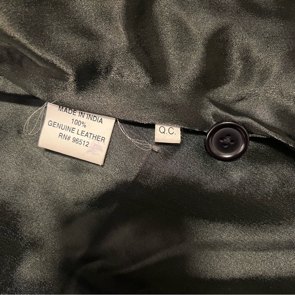 Saguaro Women's Classic Black Leather Jacket - Picture 9 of 9